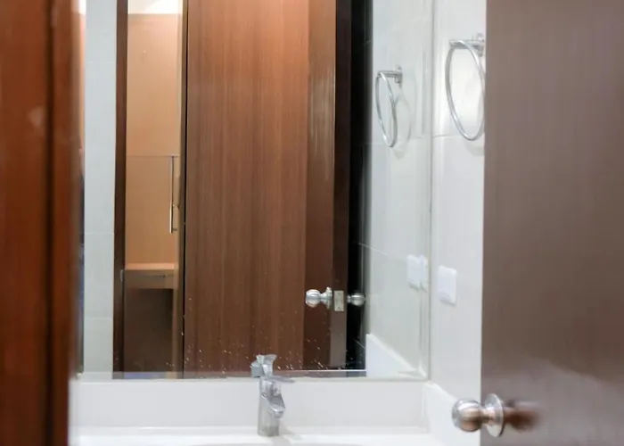 Apartment 2 Bedroom Unit At The Padgett Place